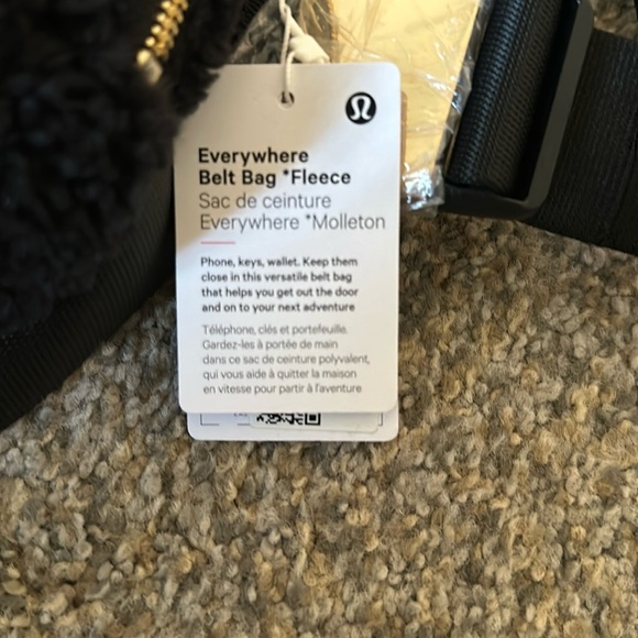Black Fleece Everywhere Belt Bag NWT RARE - Picture 2 of 2